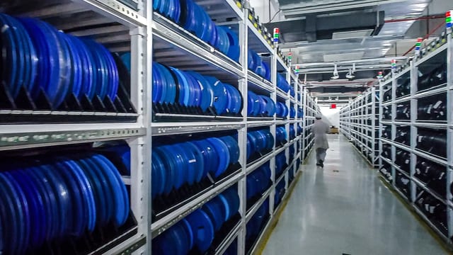 Extra-large Warehouse